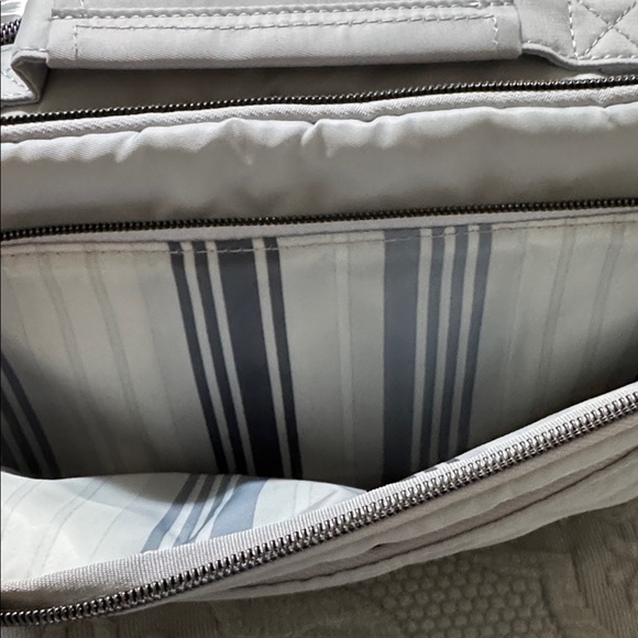 NWT Lug Scoop SE Crossbody Bag - Cloud Grey - Picture 3 of 7